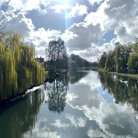 Moderne Am Flussufer 赫尔福德